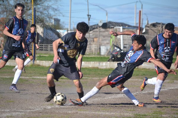 Primera. Sud America - Deportivo Gurises 