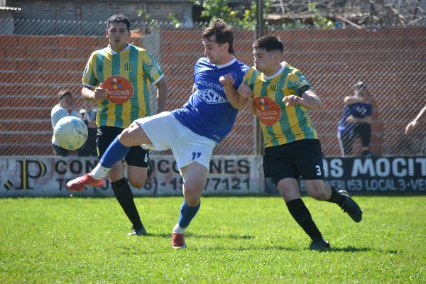 Primera division. Sarmiento // Deportivo Urd.